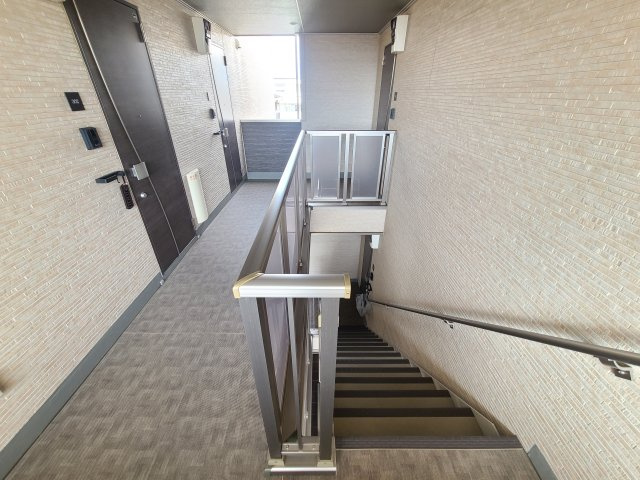 メゾン浦和根岸のロビー|★３階・共用通路の画像です★