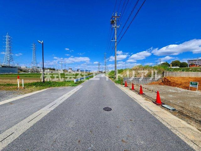 豊田市大林町7丁目　売地の前面道路含む現地写真