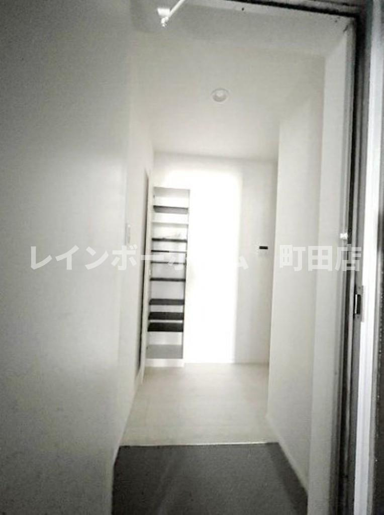 カインドネス相模大野East※初期費用分割あと払いサービス利用可能物件の玄関|同施工会社参考