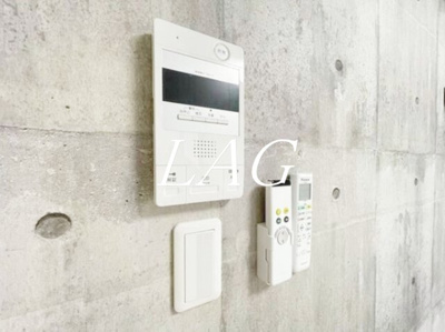 【セキュリティ】 | ピリカフォレスト | モニター付きインターホンです。