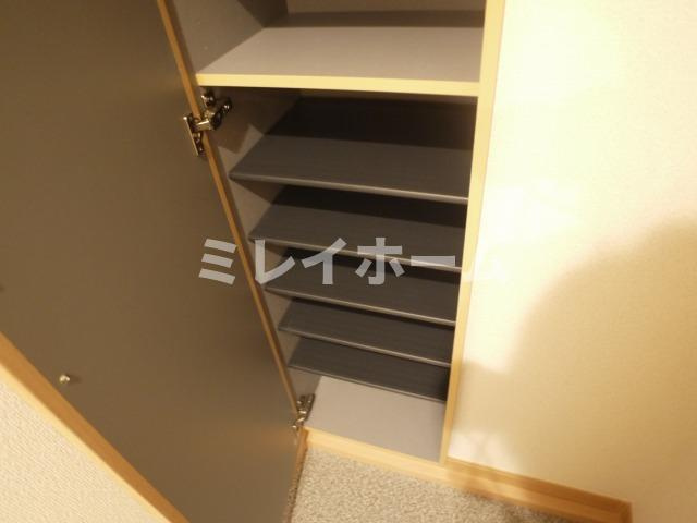 ソレイユ仲六郷の玄関|同建物内、別のお部屋の参考写真になります。