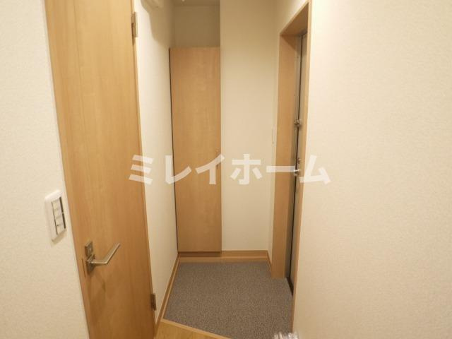 ソレイユ仲六郷の玄関|同建物内、別のお部屋の参考写真になります。