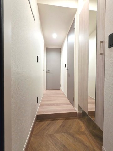 【玄関】 | Auspicious House