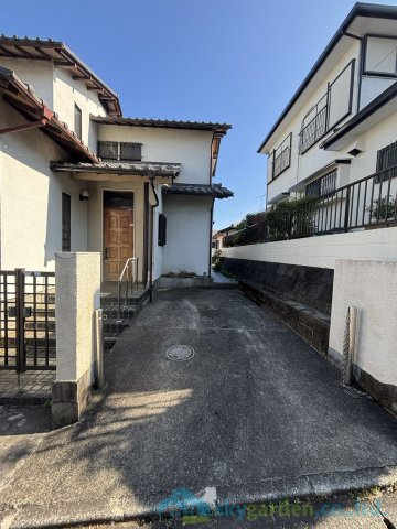 秦野市南矢名　中古戸建の駐車場