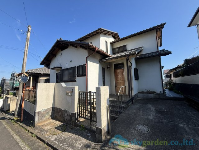 秦野市南矢名　中古戸建の外観