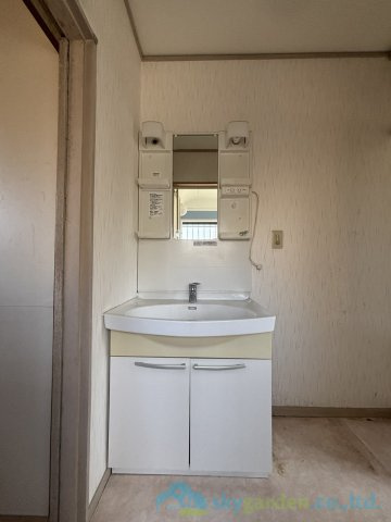 秦野市南矢名　中古戸建の独立洗面台