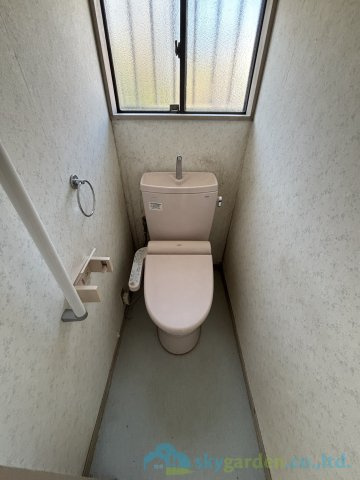 秦野市南矢名　中古戸建のトイレ