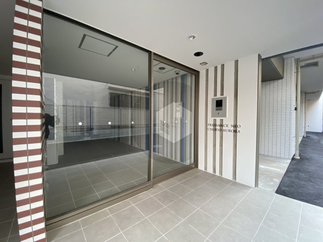 プレサンスNEO長堂アウローラのエントランス