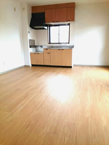 ウイングコートの居間・リビング|ゆったり過ごせるリビングです