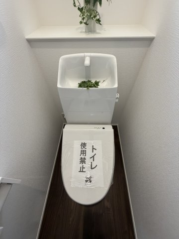 泉佐野市長滝新築戸建のトイレ|2階トイレ