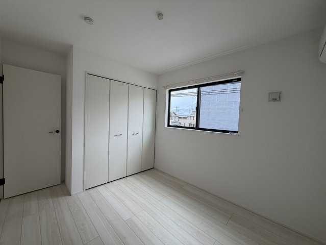 泉佐野市長滝新築戸建の居間・リビング|10号棟　2680万円
土地面積102.52㎡、建物面積100.19㎡　家具は含まれていません。