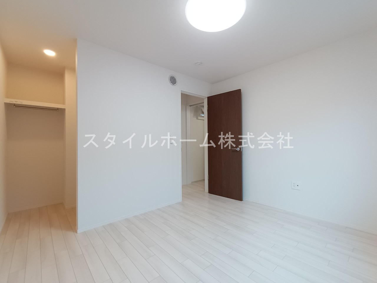 ベラ・カーサの居間・リビング|別部屋写真です。