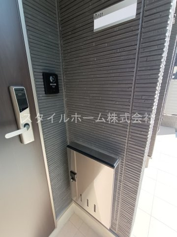 ベラ・カーサのエントランス|別部屋写真です。