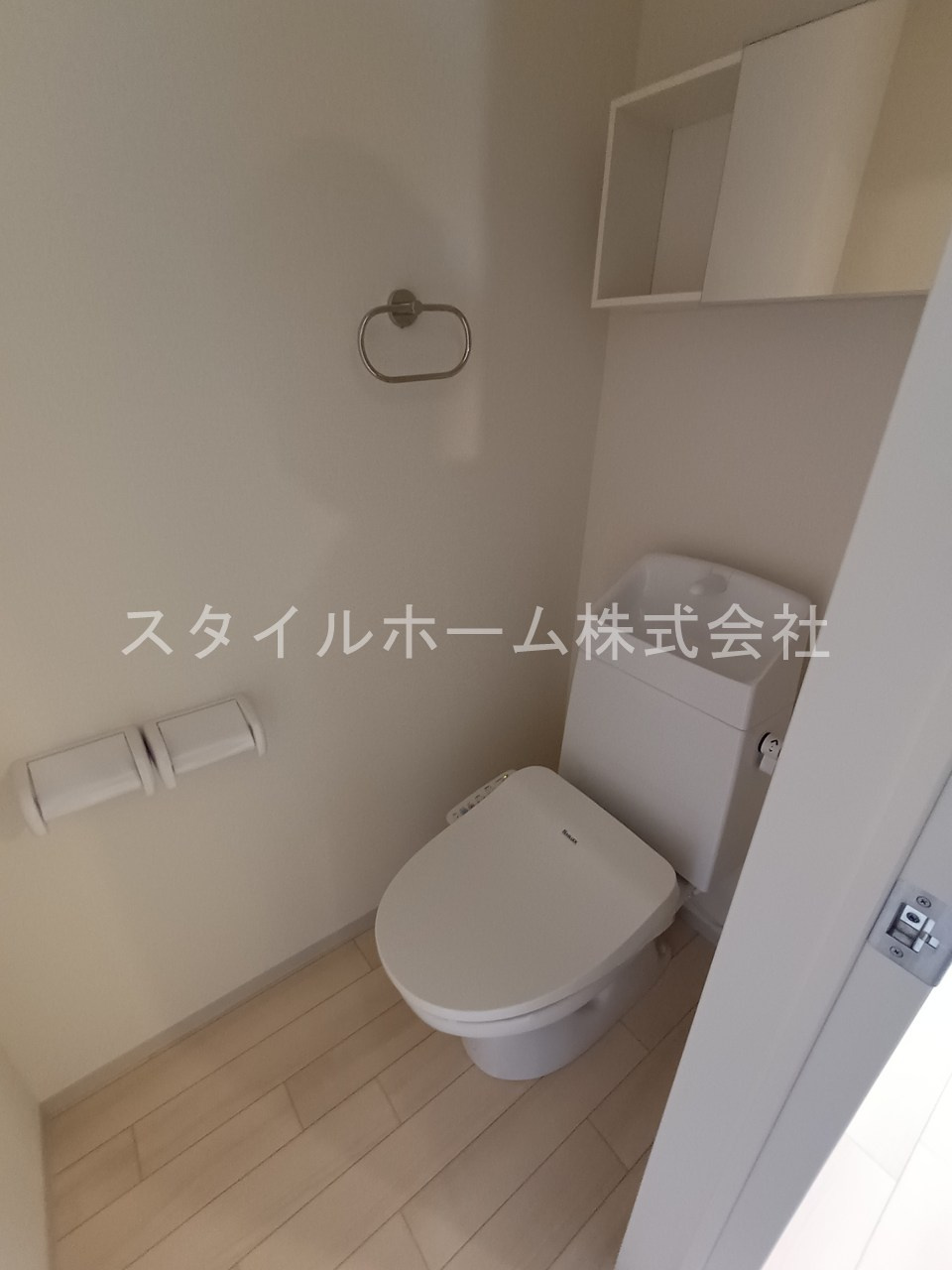 ベラ・カーサのトイレ|別部屋写真です。