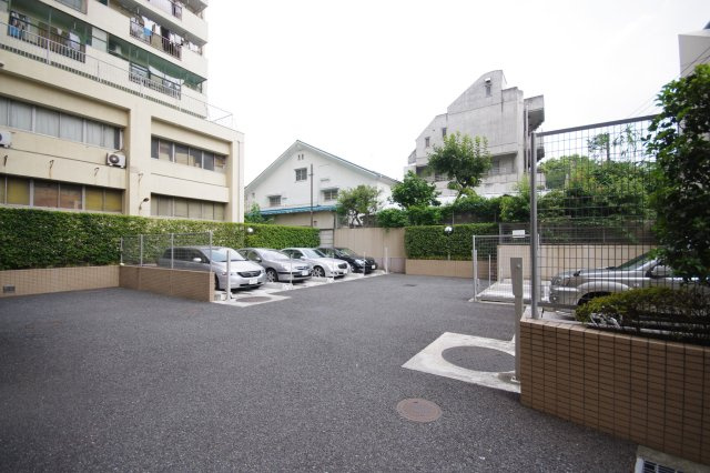 【駐車場】