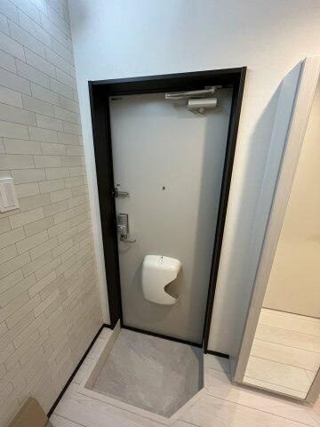 アネーロ北千住の玄関