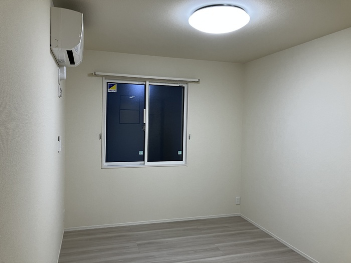 アーブル西岩田の洋室