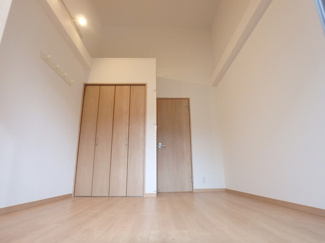 【寝室】 | グランデュールKAJIGAYA | 洋室