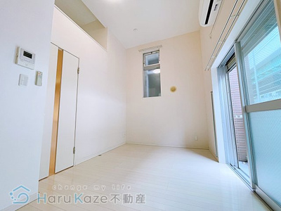 【居間・リビング】 | momo【名古屋市賃貸・屋根付駐輪場】