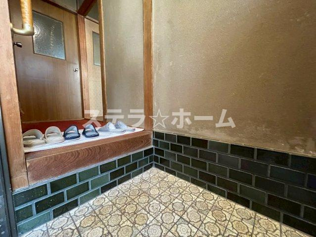 高殿4 中古戸建の玄関|落ち着いた玄関です