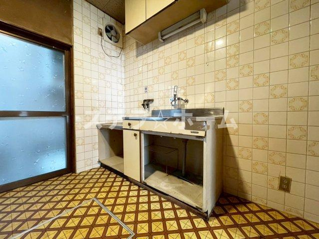 高殿4 中古戸建のキッチン|キッチンでお料理をお楽しみください