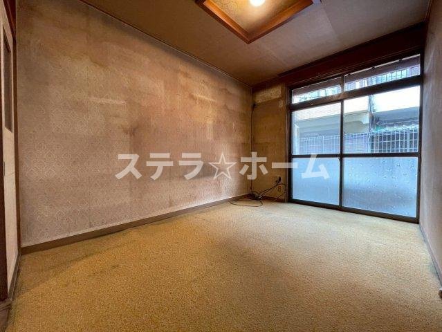 高殿4 中古戸建の洋室|落ち着いた色調の洋室です
