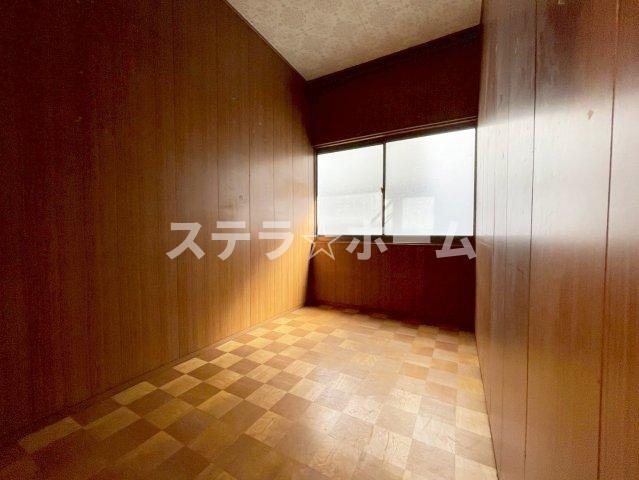 高殿4 中古戸建の洋室|個人の部屋や寝室として使える洋室です