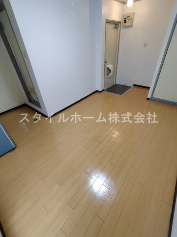 向山ハウスの居間・リビング