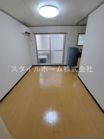 向山ハウスの居間・リビング