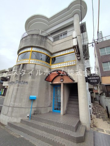 向山ハウスの外観