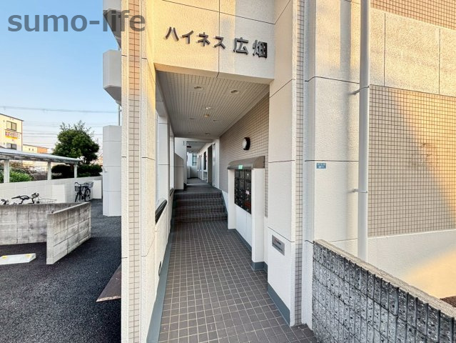 ハイネス広畑のエントランス
