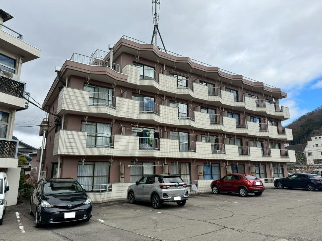 大月市　一棟マンションの間取り