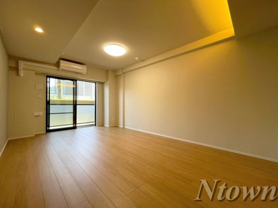 【居間・リビング】 | ロイヤルカーサ千種 | こちらの居間で趣味の時間をお楽しみください