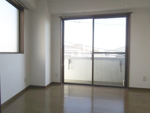 ヌーボー北の居間・リビング|人気のフローリングです。