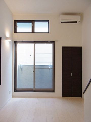 Maisonetic リバーサイド宇品の居間・リビング