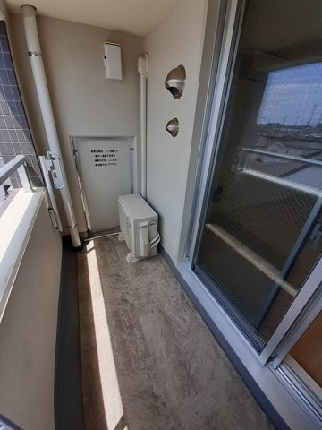 エレガントカーサⅢのバルコニー