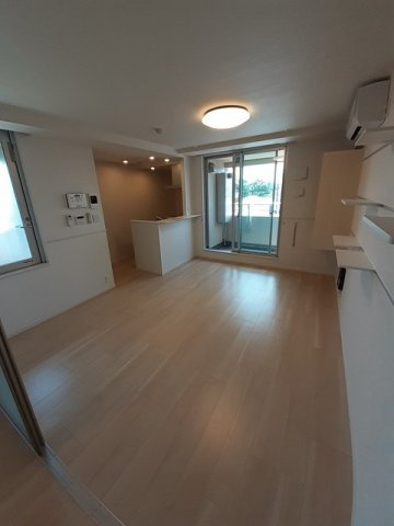 エレガントカーサⅢの居間・リビング