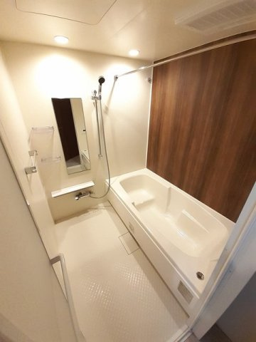 エレガントカーサⅢの浴室