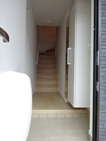 コリーナ　デュオの玄関