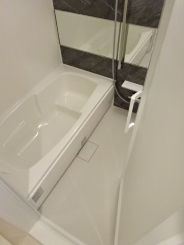 コリーナ　デュオの浴室