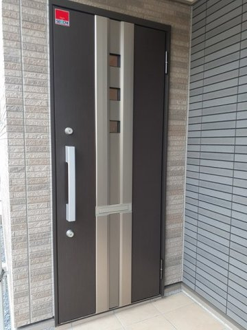 ペルル・ジェモーの玄関