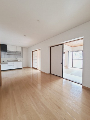 【居間・リビング】 | サンフィールハイツ