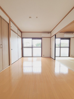 【居間・リビング】 | サンフィールハイツ