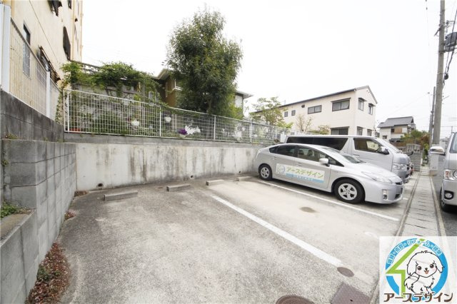 ハイツ長畑の駐車場
