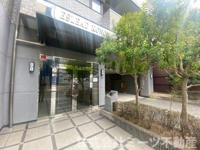 エスリード鴻池のエントランス