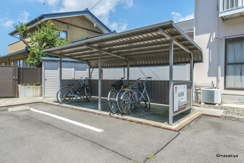 セジュール桐原の外観|駐輪場