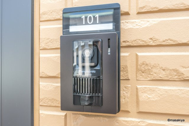 セジュール桐原のエントランス