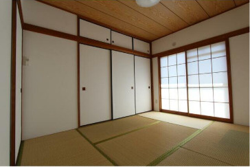 メゾンドベルウッドA棟の和室