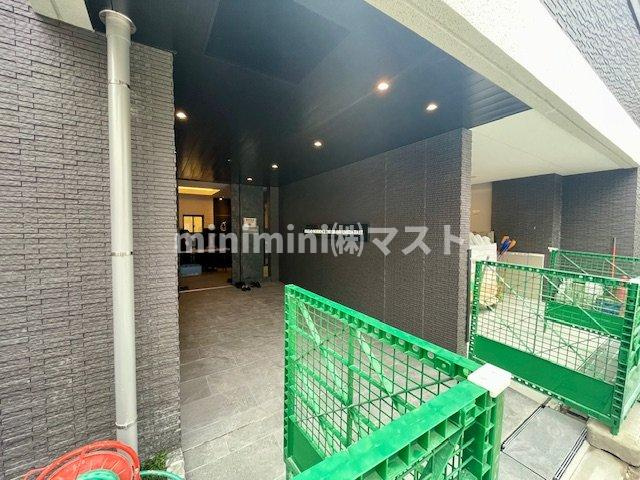 大阪市北区浮田１丁目の賃貸マンションのエントランス
