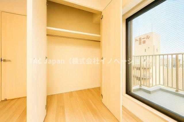 フェルクルールプレスト三ノ輪駅前の収納|収納力抜群のクローゼットが、お部屋をいつもすっきりと整えてくれます。見た目も美しく、生活感を上手に隠しながら、快適で居心地の良い空間を実現。日々の暮らしをもっと豊かに彩ります。